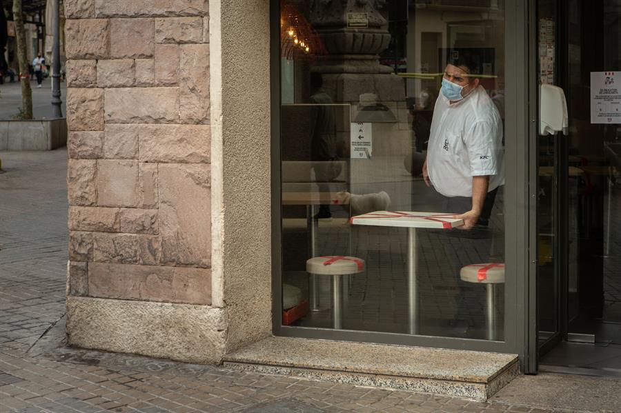 Cataluña prorroga otros 10 días el cierre de bares y restaurantes
