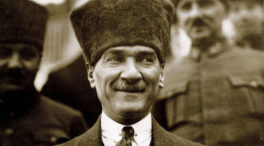 Atatürk a un siglo vista: el padre de la Turquía moderna, por Fernando Díaz Villanueva