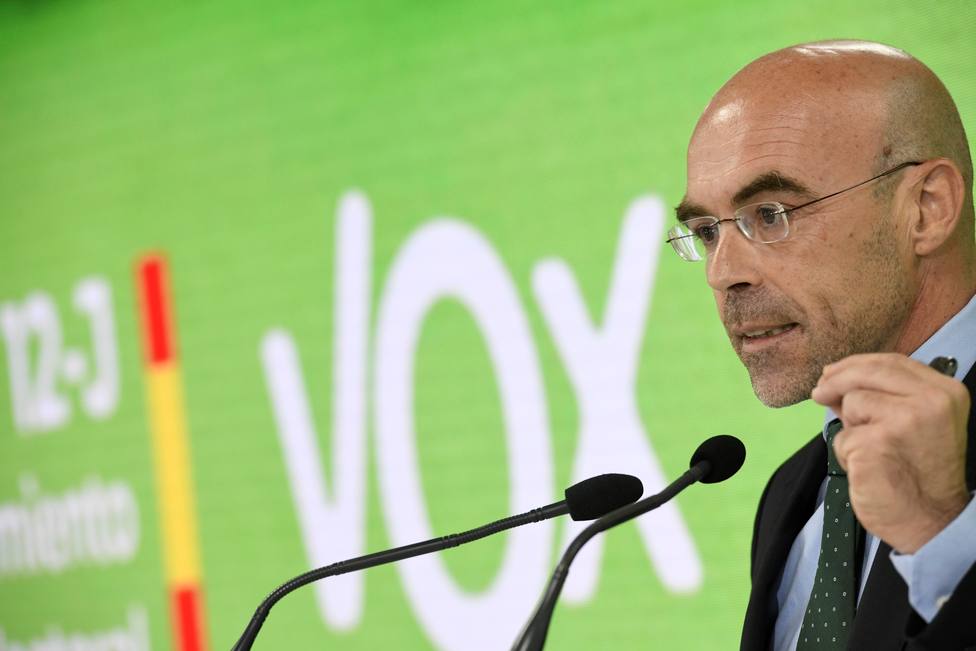 Vox exige un «bloqueo naval» de la Armada para impedir la llegada de inmigrantes a Canarias