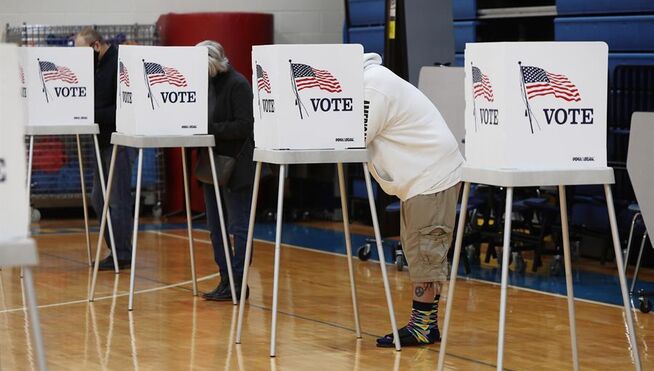 Cierran los primeros colegios electorales en Estados Unidos