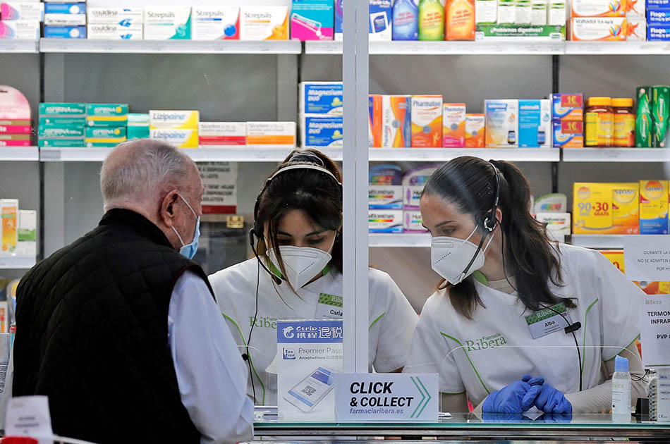 Los médicos desaconsejan hacer test de antígenos en farmacias