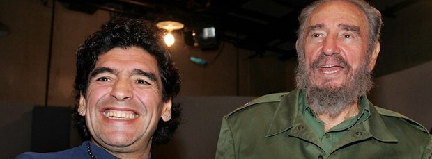 Izquierda Unida aprovecha la muerte de Maradona para ensalzar la figura del dictador Fidel Castro