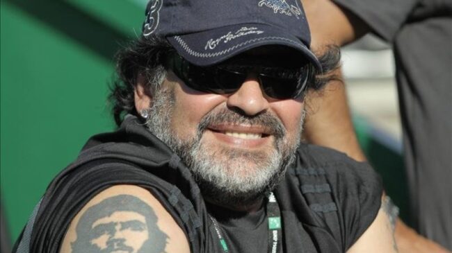 Maradona: una vida de excesos y polémicas