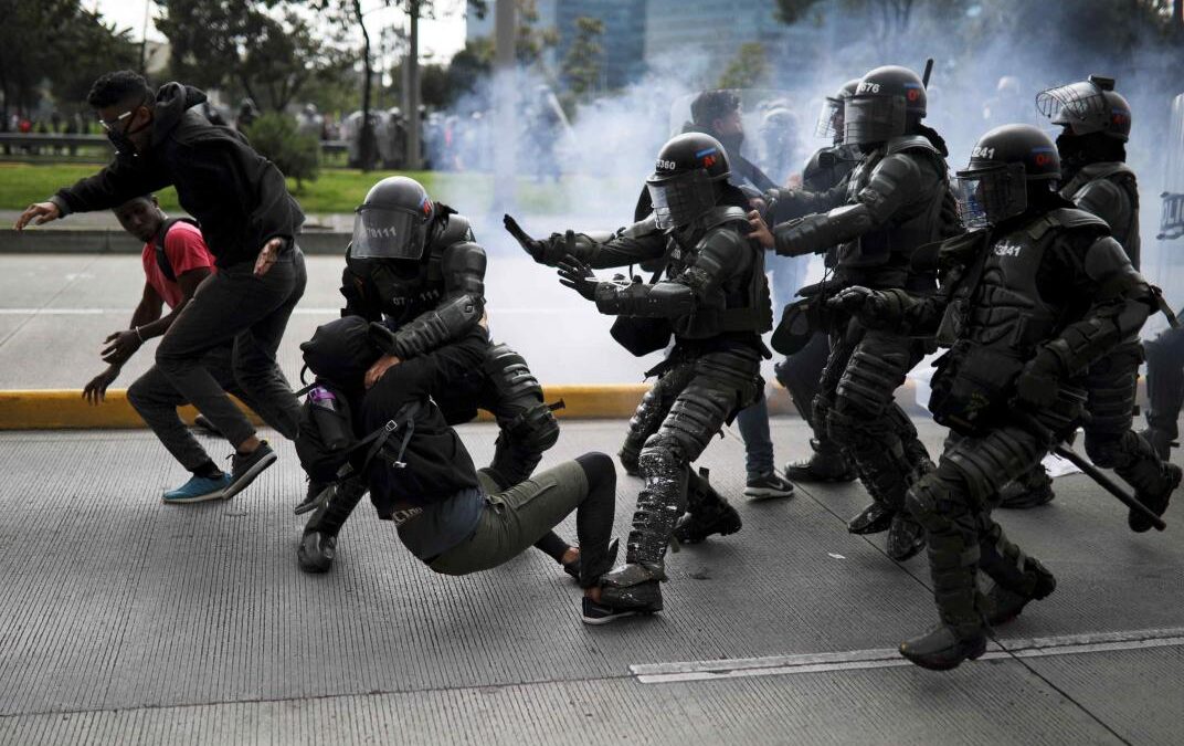 La policía de Perú niega el uso de perdigones y las detenciones arbitrarias en las protesta