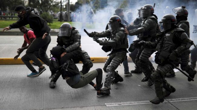 La policía de Perú niega el uso de perdigones y las detenciones arbitrarias en las protesta