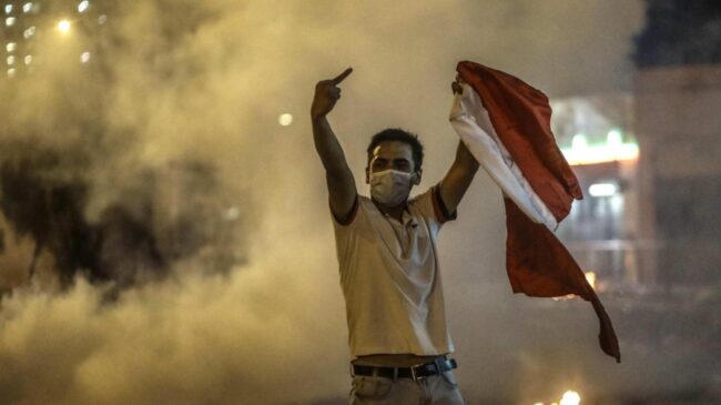 Disturbios en Perú: una nube de gas lacrimógeno cubre Lima