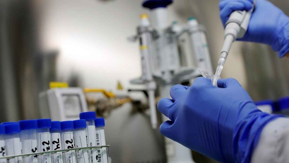 China asegura que sus vacunas son tan eficaces como la de Pfizer