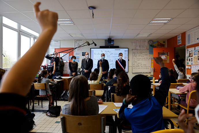 Francia refuerza la enseñanza del laicismo en las escuelas en medio de los ataques islamistas