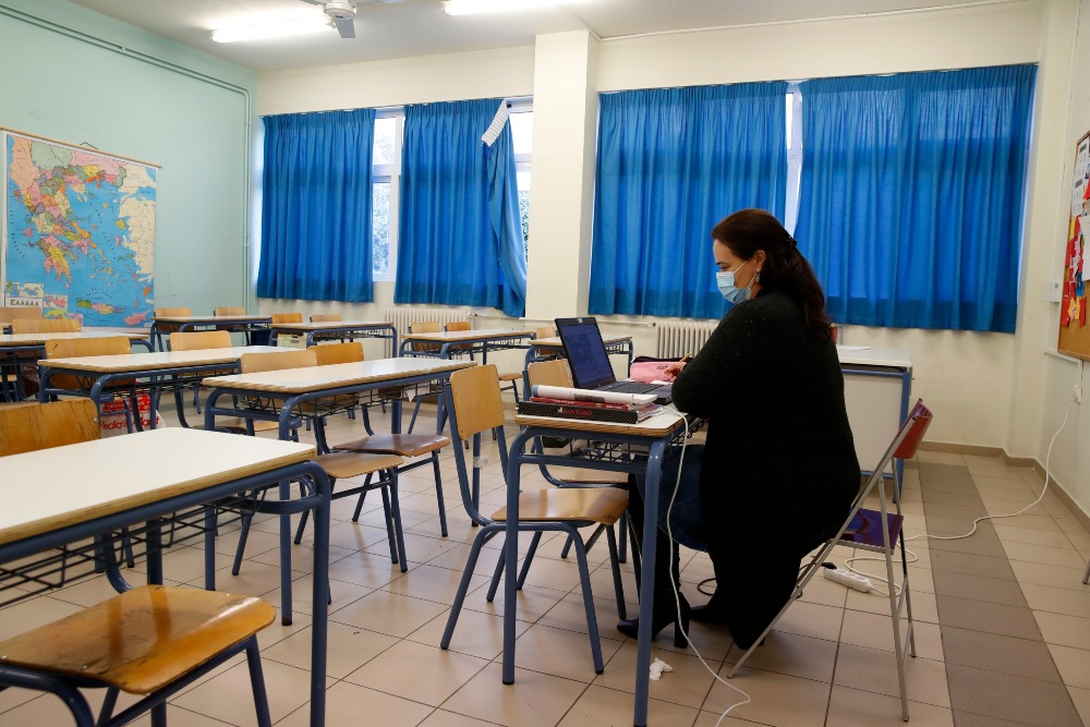 Grecia cierra la enseñanza primaria para detener el coronavirus