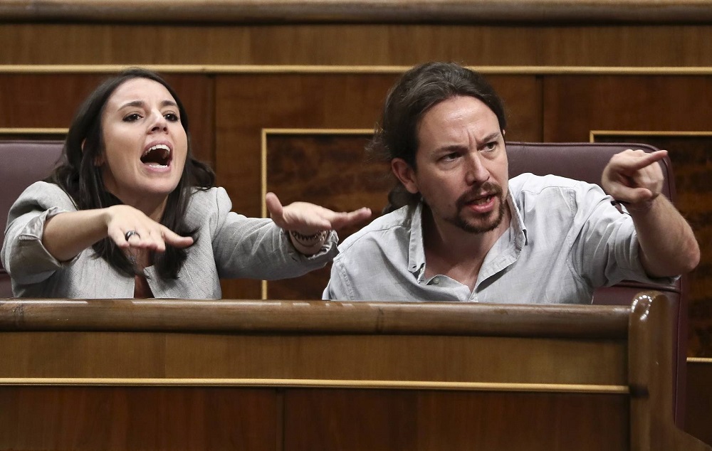 Iglesias y Montero testificarán contra el vecino que puso el Himno de España frente a su chalet