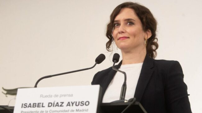 Díaz Ayuso: "Me resisto a pensar que la historia de España acaba aquí, en manos de cuatro estúpidos"