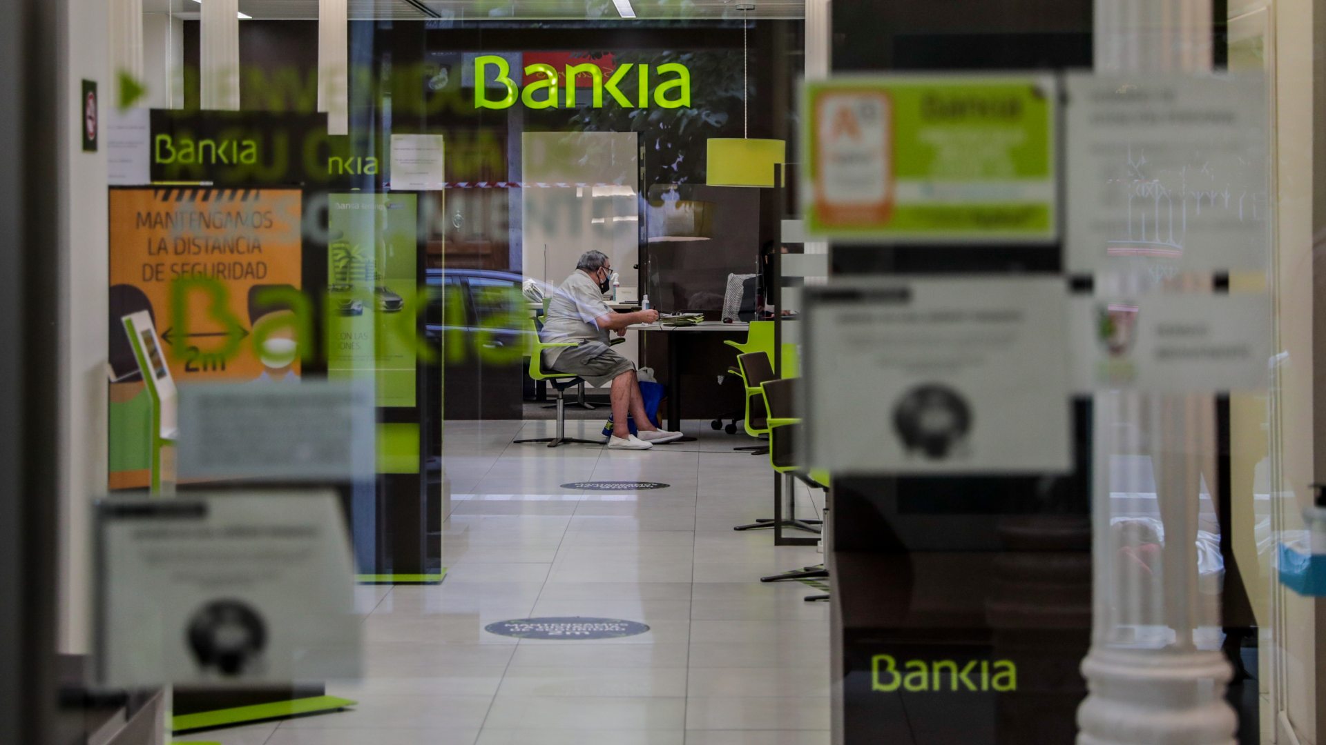 Crónica de una muerte anunciada: Bankia pone fin a 10 años en el ojo del huracán