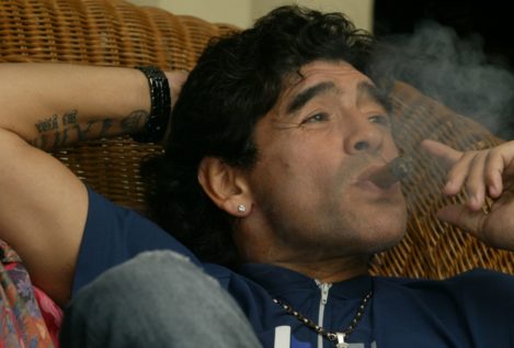Maradona, Sebreli y la importancia de los aguafiestas