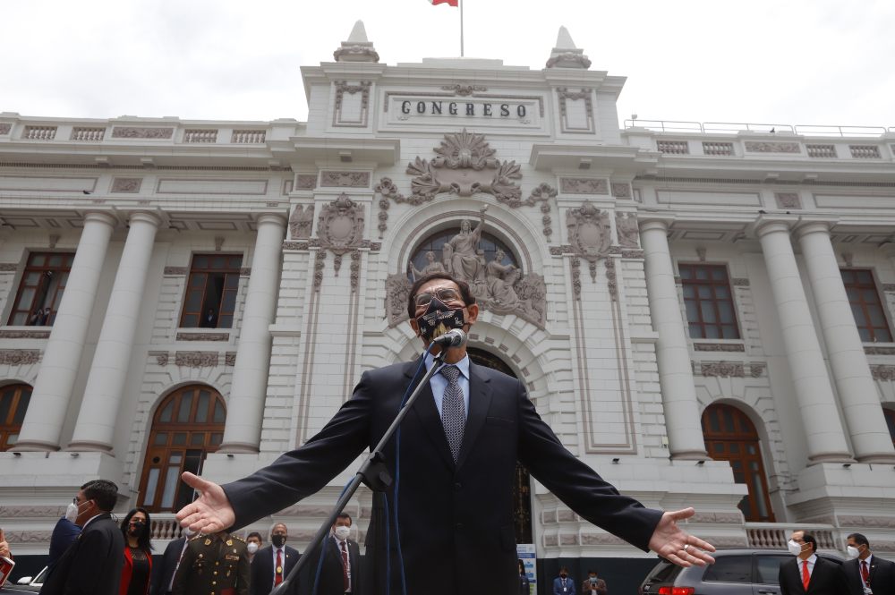 Martín Vizcarra acepta su destitución y deja el Palacio de Gobierno de Perú