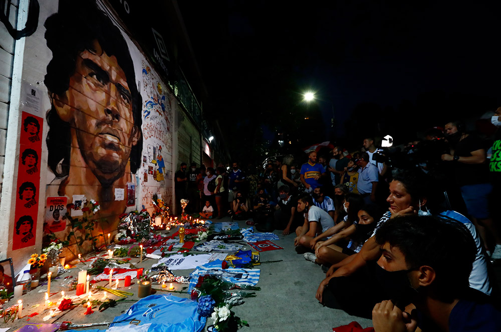 Muere la leyenda Diego Armando Maradona a los 60 años 1