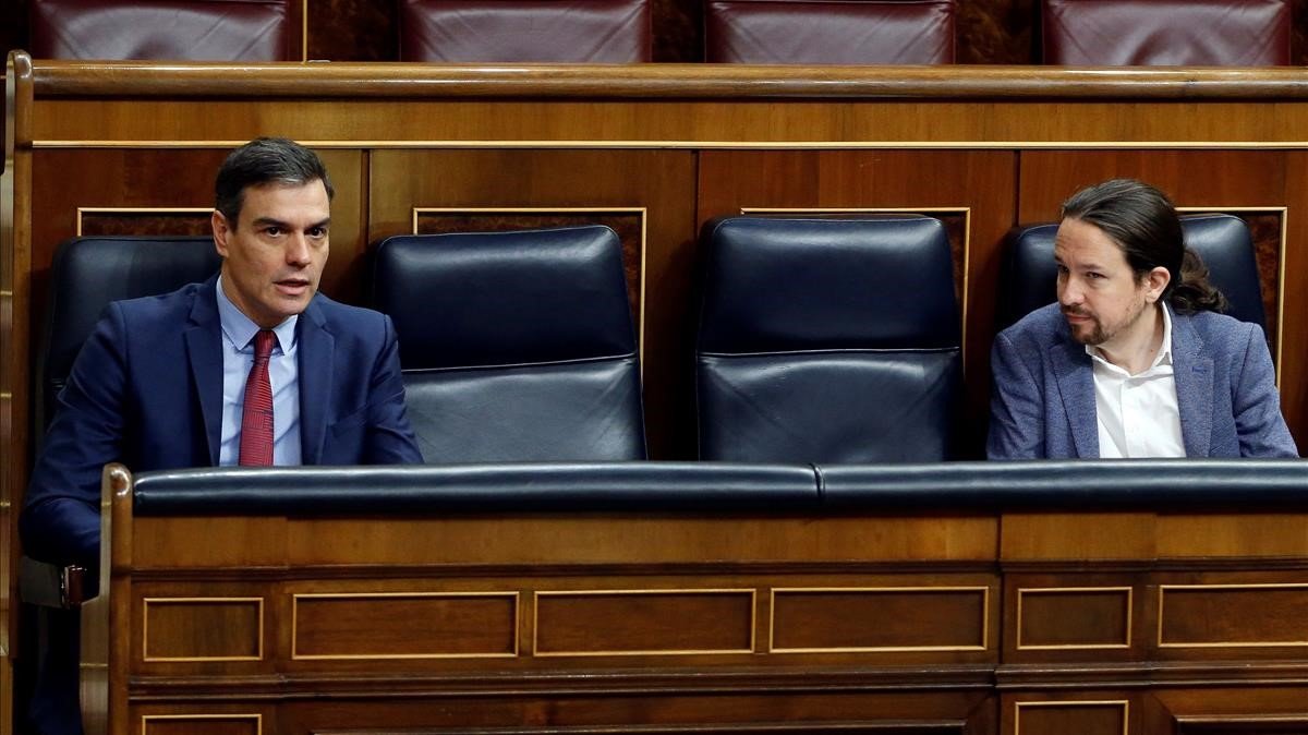 Sánchez e Iglesias acercan posturas para ampliar la prohibición de desahucios