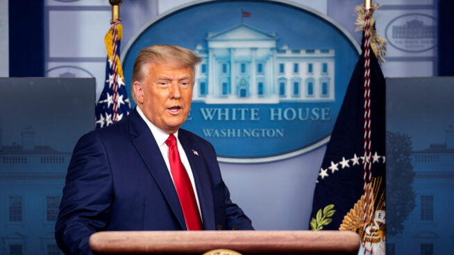 Trump afirma que dejará el cargo si los electores votan por Biden pero insiste en sus acusaciones de fraude