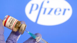Las farmacéuticas rechazan el plan de Biden de suspender las patentes de las vacunas: "Puede llevar a la desorganización"