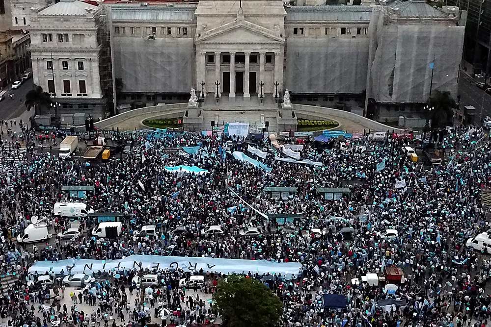 Argentina inicia el debate parlamentario del aborto legal