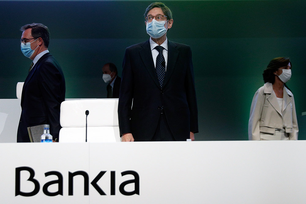 Bankia aprueba su fusión con CaixaBank, que busca ser el mejor banco de España