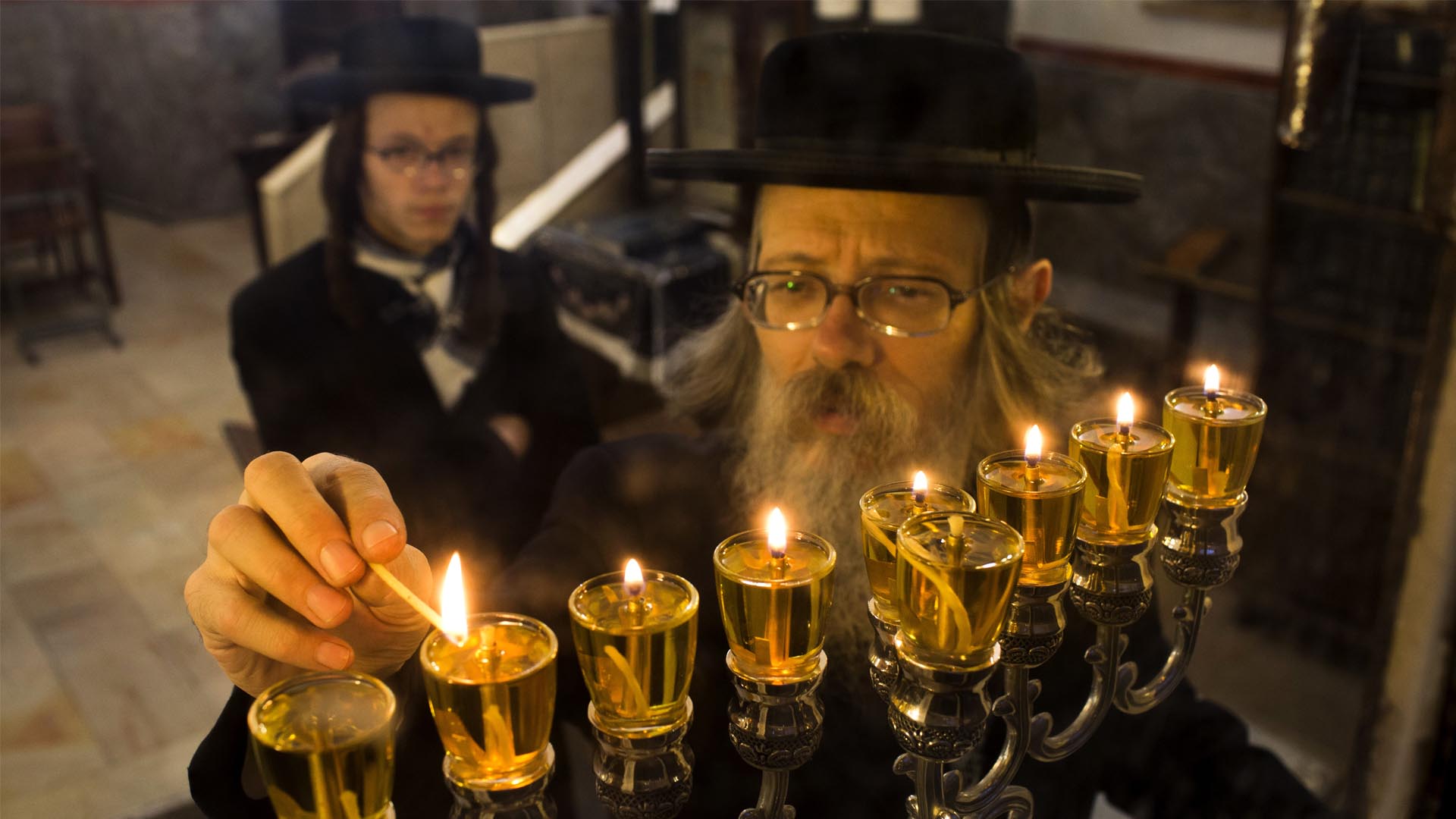 A la luz de las velas qué es y cómo se celebra Janucá, la fiesta judía