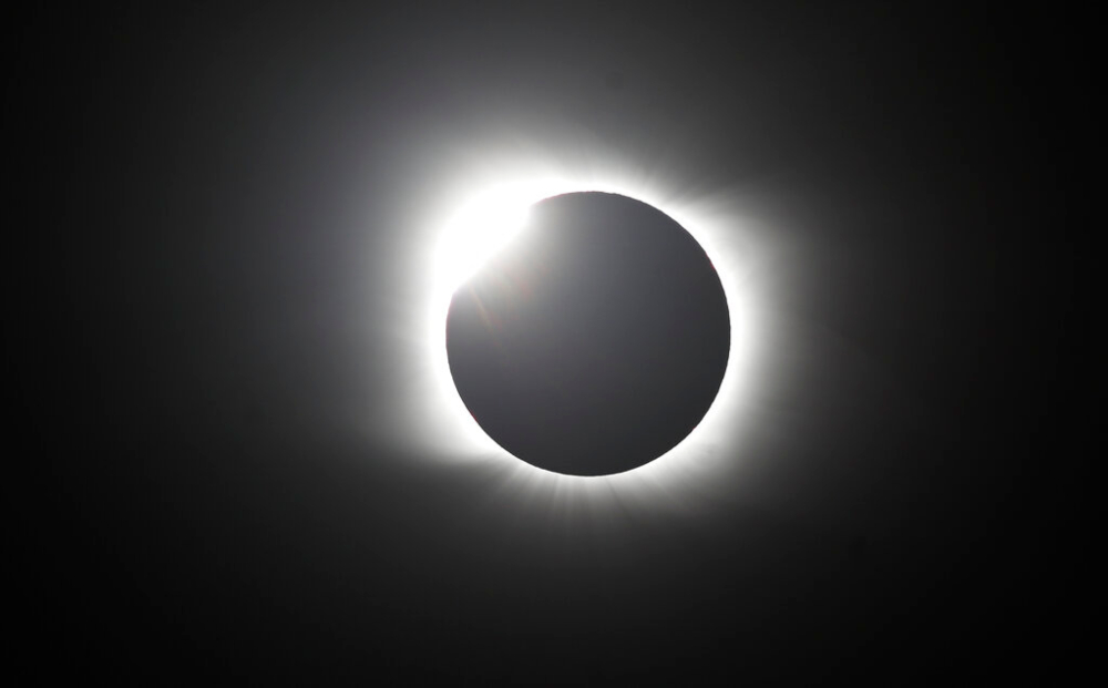 El eclipse solar en Latinoamérica, una «coincidencia celestial» que atrae a miles de turistas