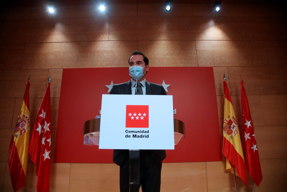Madrid asegura que tiene el ‘sí’ del Gobierno para hacer test de antígenos en farmacias