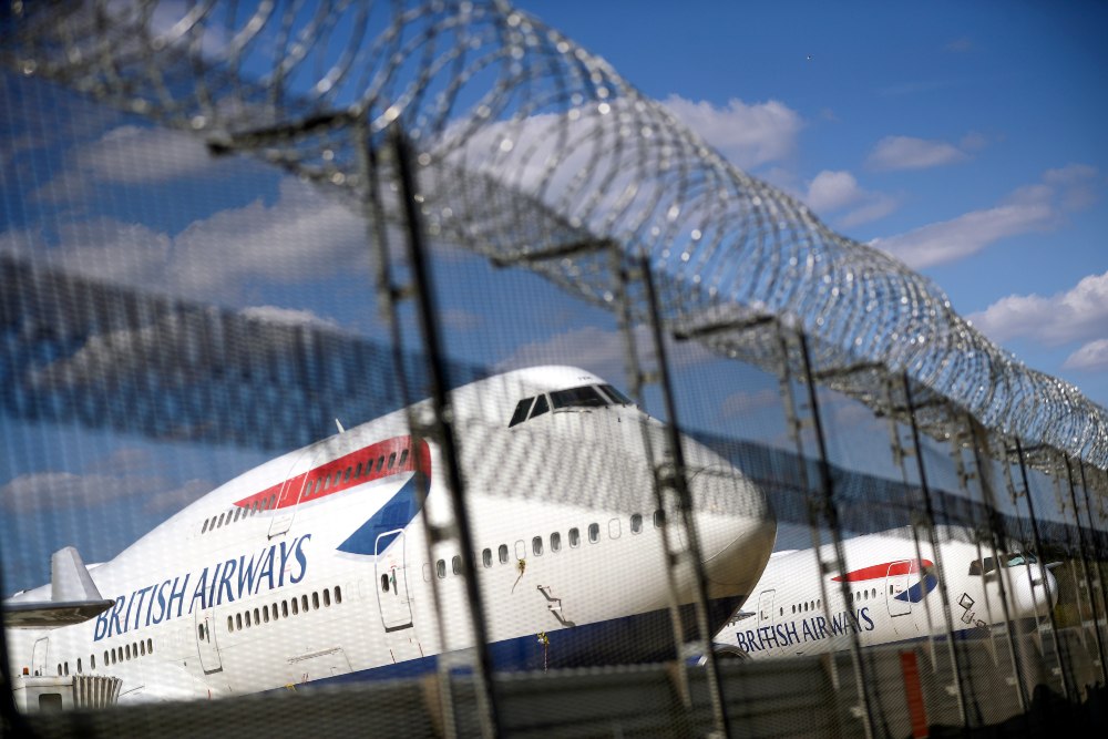 España suspende los vuelos procedentes de Reino Unido salvo para españoles y residentes