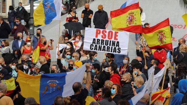 Manifestantes piden en Canarias que no se aloje a inmigrantes como turistas