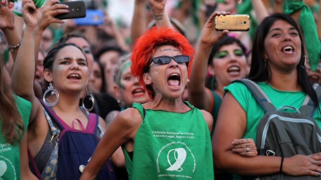 La Cámara de Diputados argentina aprueba la ley del aborto y pasa al Senado