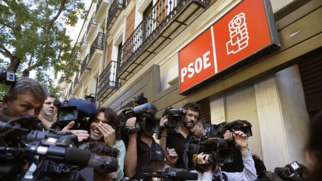 Una encuesta esclarece qué opinión tienen los españoles sobre los políticos y los medios de comunicación
