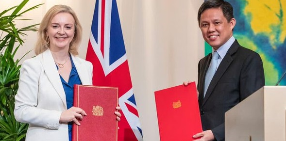 Reino Unido y Singapur firman un tratado de libre comercio