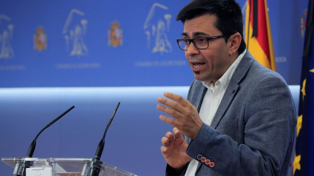 Podemos señala que no investigar al Rey emérito supone “reírse de los ciudadanos”