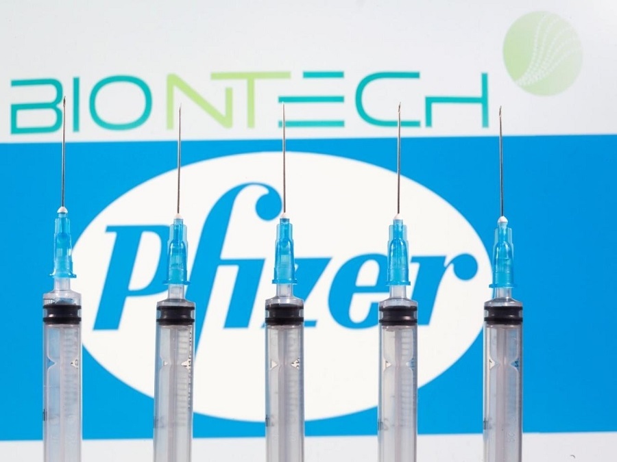 Pfizer-BioNTech asegura que su vacuna tiene un 100% de efectividad en adolescentes