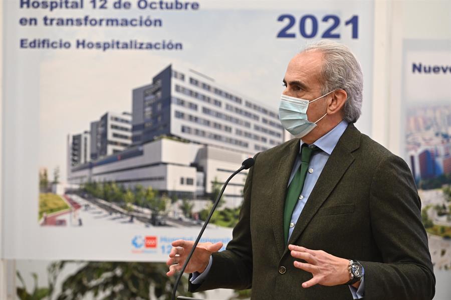 Madrid reduce las reuniones navideñas de diez a seis personas