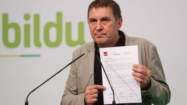 Otegi denuncia su bloqueo en redes sociales por hablar del fundador de ETA