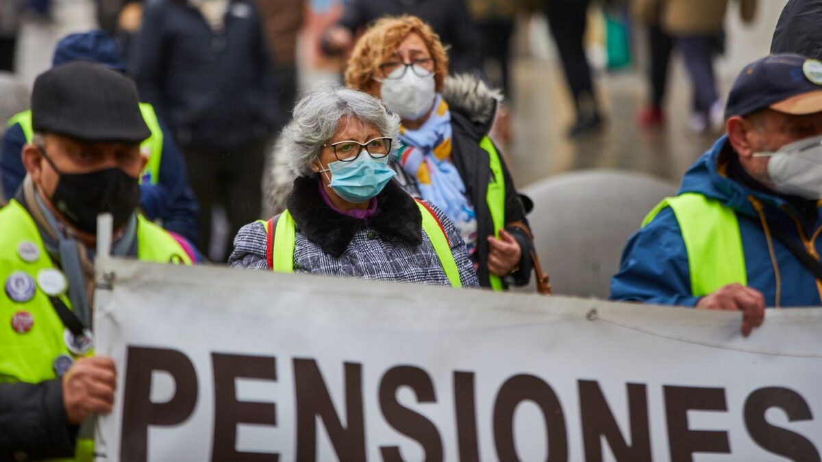 Escrivá propone una reforma de las pensiones que supondría una rebaja media del 5,45%