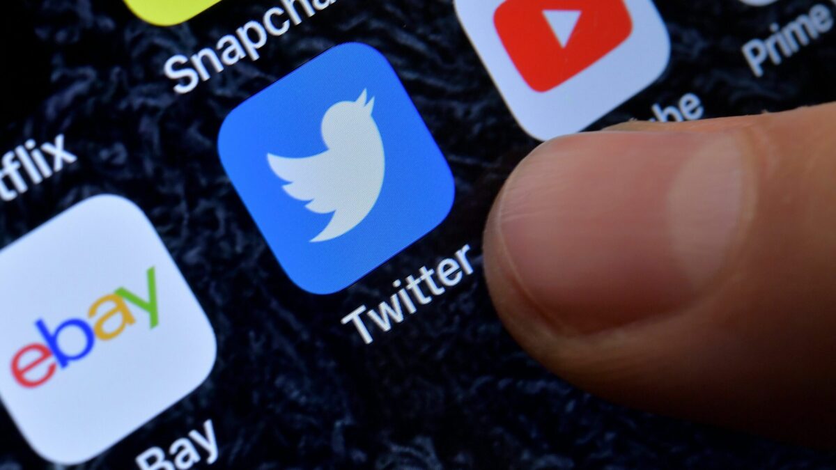 Twitter suspende las cuentas que publicaban mensajes a favor de López Obrador