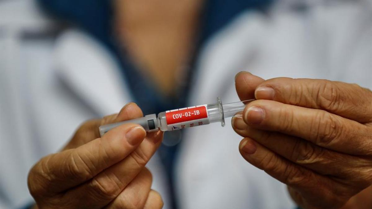 La OMS defiende la seguridad de las vacunas pero pide consultar a los médicos