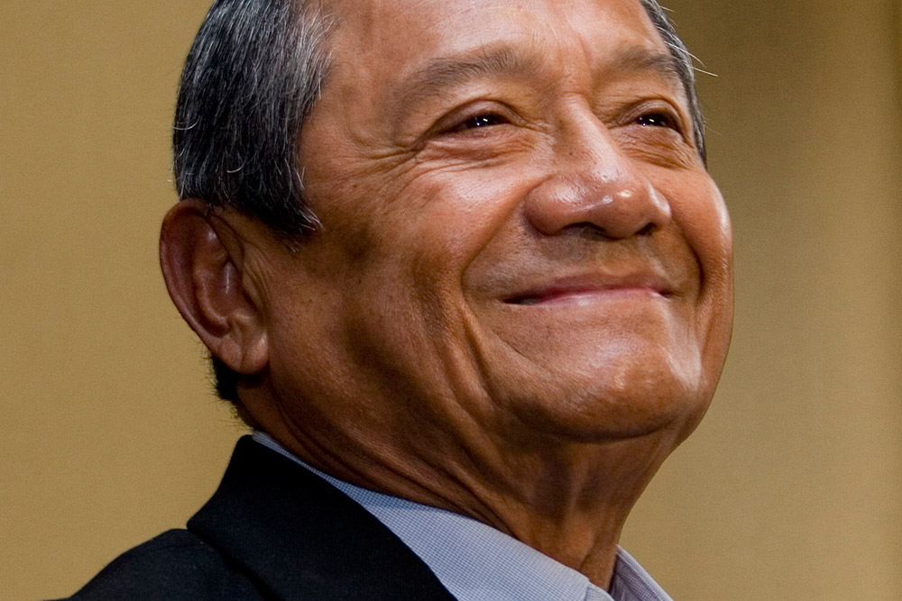 Fallece por coronavirus el cantautor mexicano Armando Manzanero