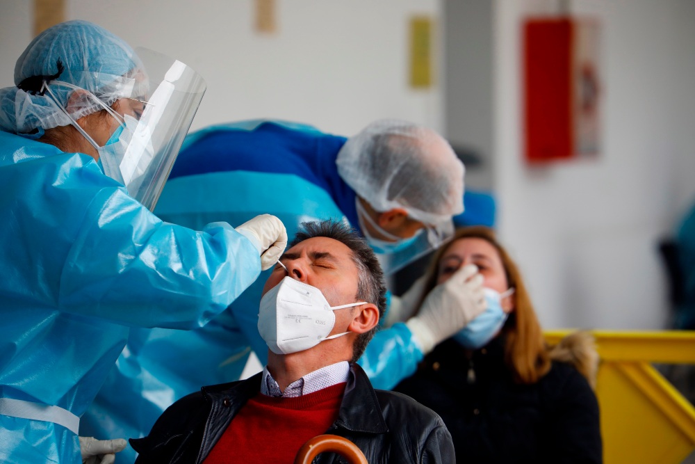 La incidencia en España baja de los 200 casos por cada 100.000 habitantes