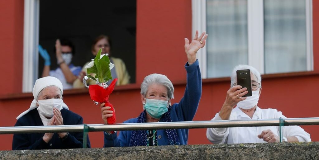 Amnistía Internacional sobre las residencias de ancianos: «Están abandonados a su suerte»