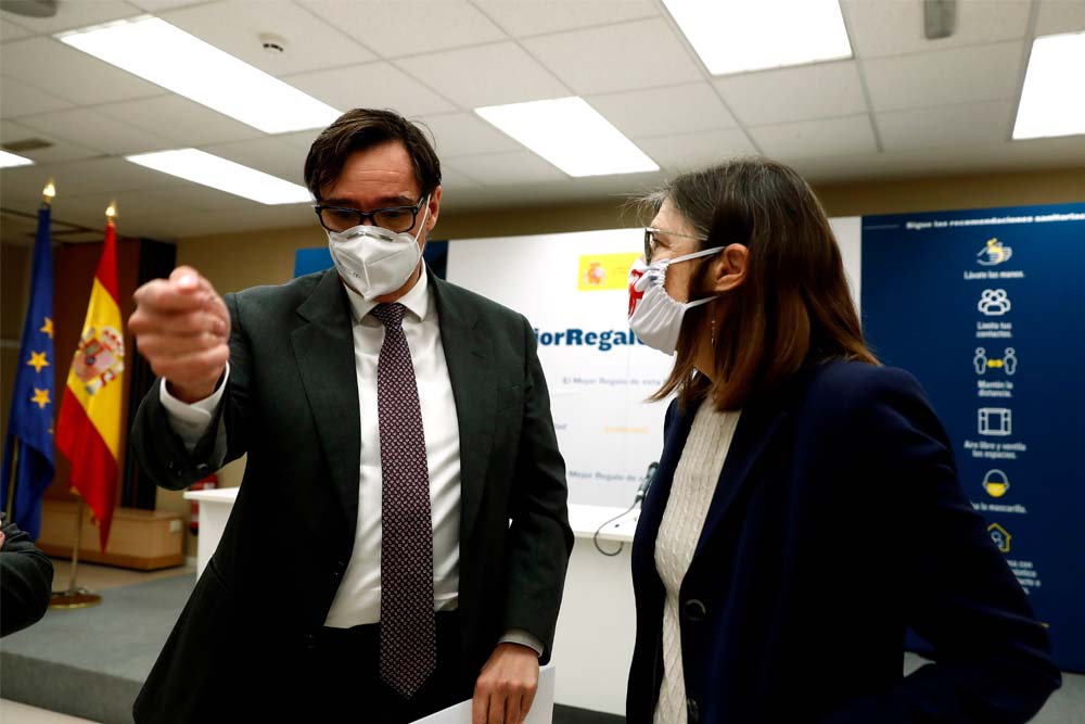 Baja la incidencia acumulada y Sanidad registra 17.681 nuevos casos de coronavirus y 394 muertos
