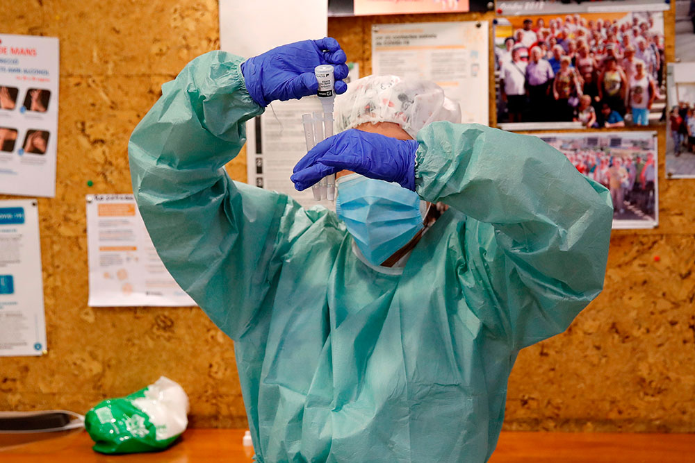 Sanidad suma 9.331 positivos por coronavirus y las muertes caen a 273, la cifra más baja en doce días