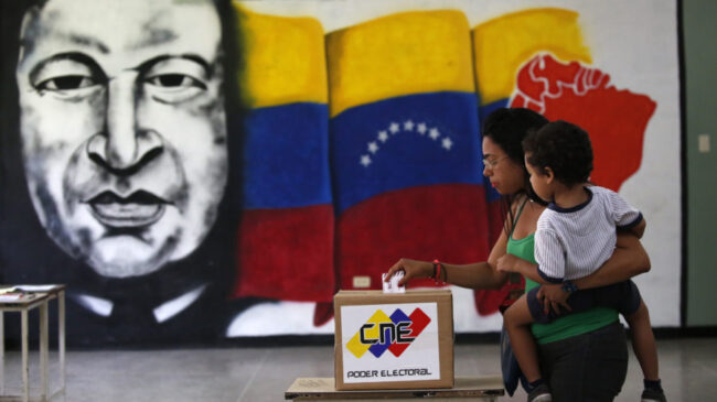 Maduro califica a la oposición de "rastrera" a dos días de las elecciones