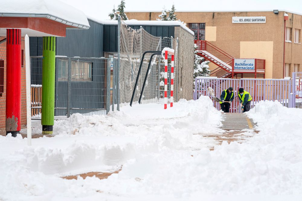 Castilla-La Mancha y Madrid estudian retrasar la apertura de los colegios unos días más