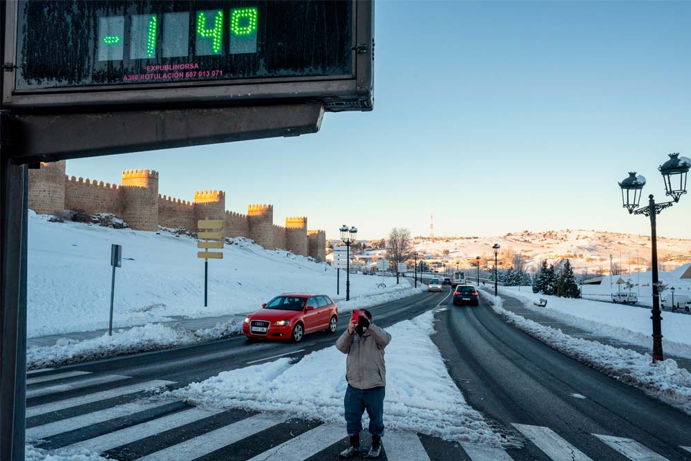 España vive su noche más fría en años: 20 grados bajo cero y 12 comunidades en alerta
