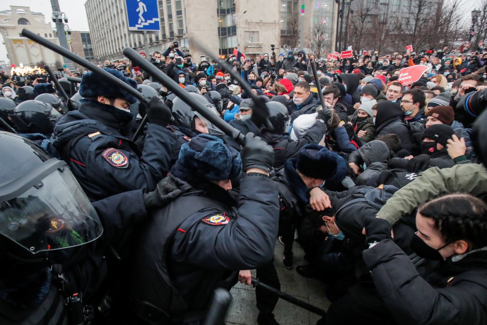 Las protestas de apoyo a Navalni se extienden por toda Rusia y dejan casi 3.300 detenidos