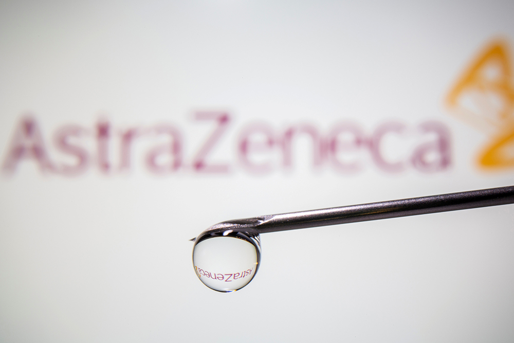 La Agencia Europea del Medicamento aprueba la vacuna de AstraZeneca para mayores de 18 años