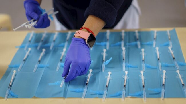 España sólo recibirá el 56% de las vacunas previstas para la semana que viene